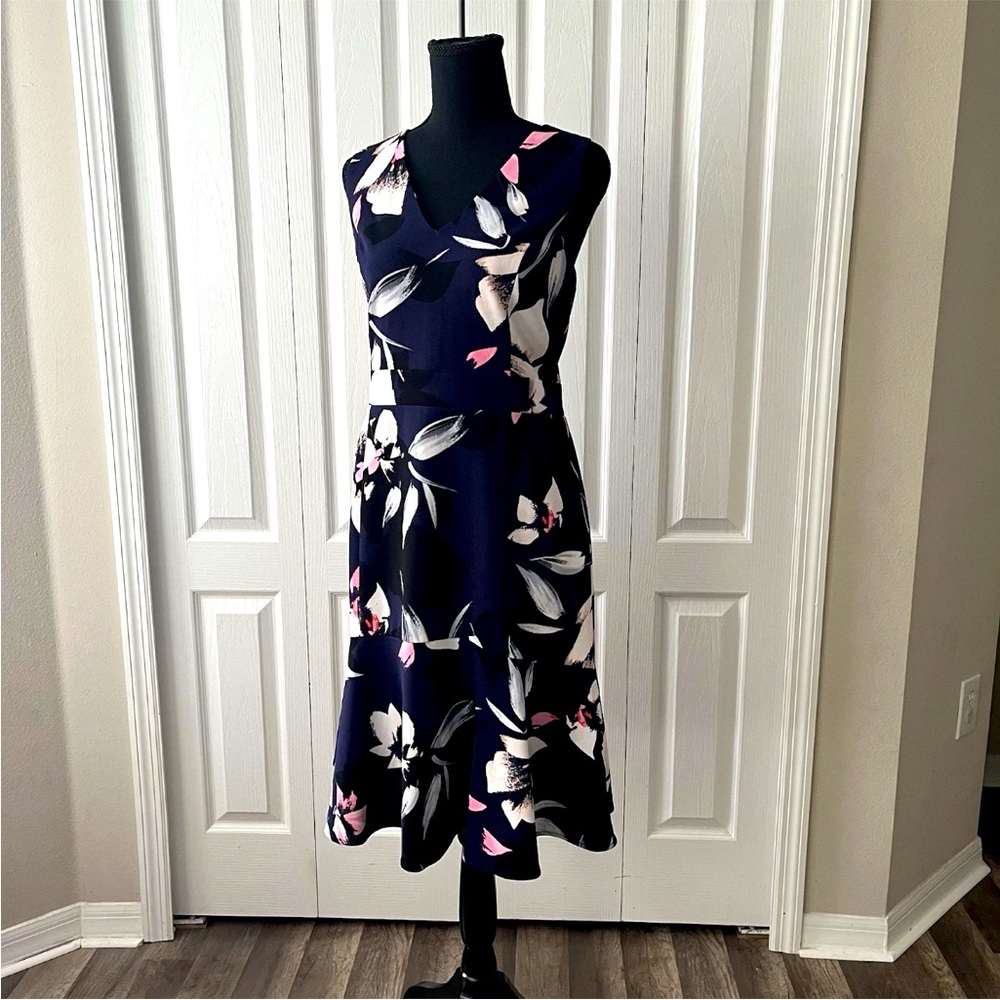 Vince Camuto Floral Navy Pink Sleeveless VNeck Dress Size 14